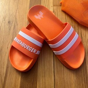 Super cool whataburger slides! Women’s 8/9